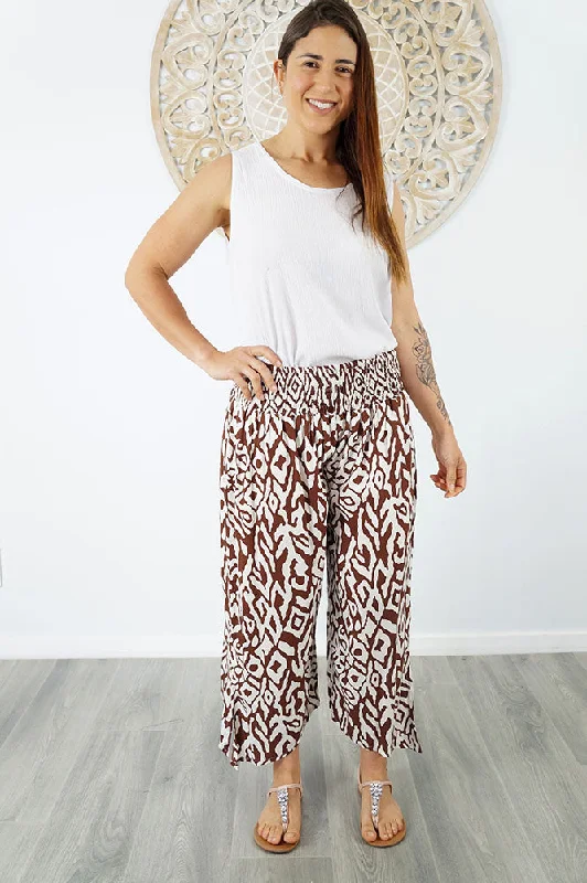 Weekend Deals That Dazzle 3/4 Bazzar Pant "Asmat"