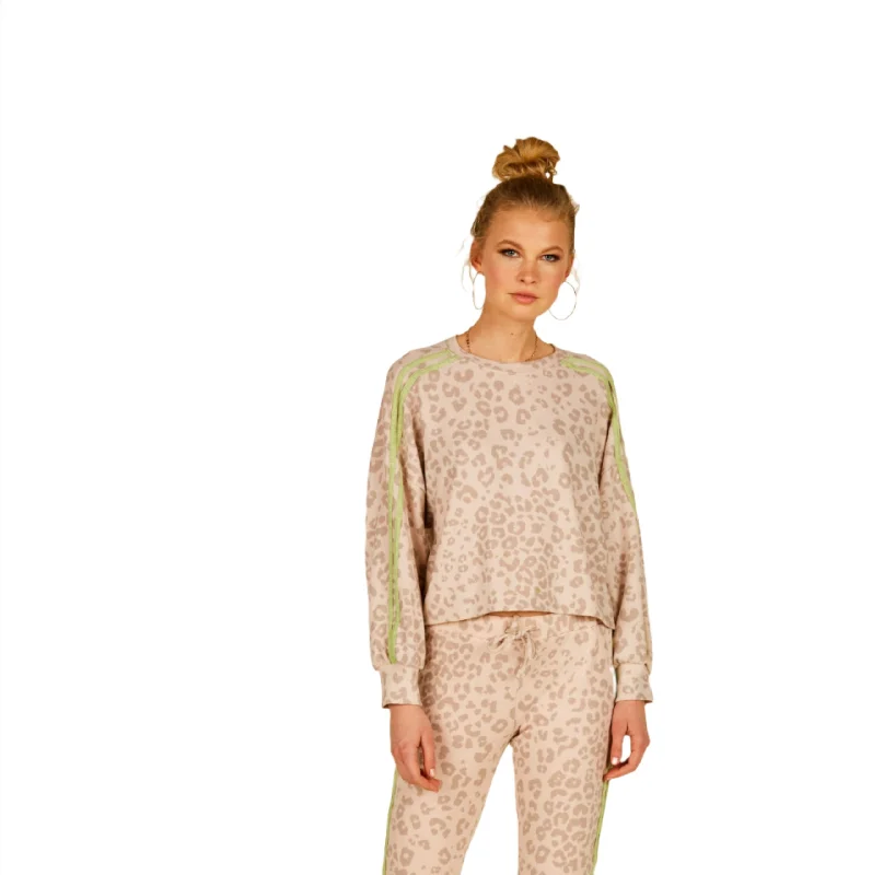 Weekend Bargains to Enjoy Vintage Havana Hacci Tan Leopard Crew Sweatshirt S10760