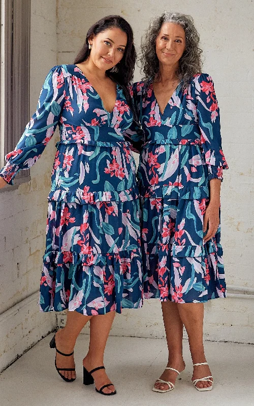 Weekend Extravaganza: Shop Now Macie Dress - Navy Floral