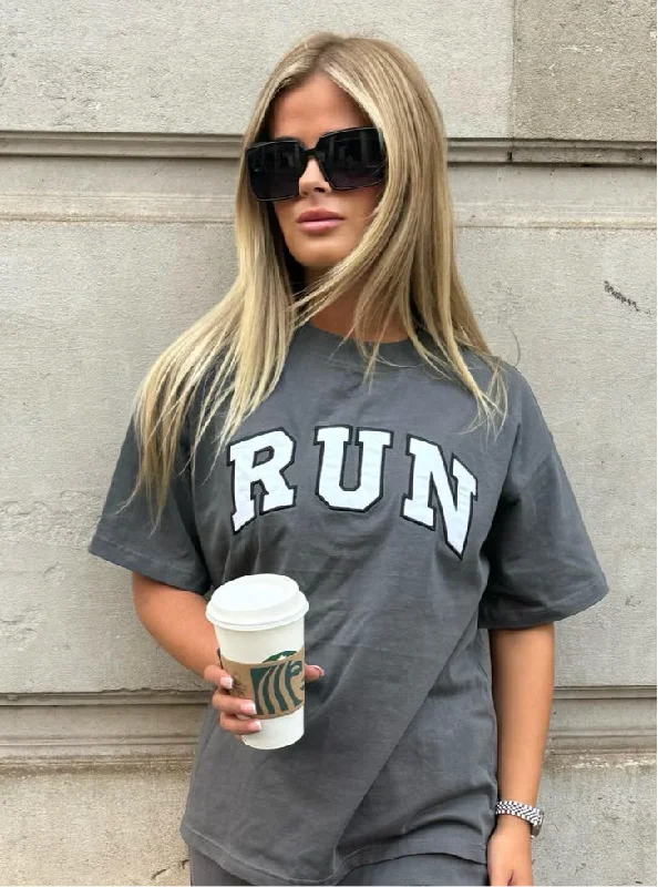 Weekend Offers That Delight Run Appliqué 100% Cotton T-Shirt Charcoal