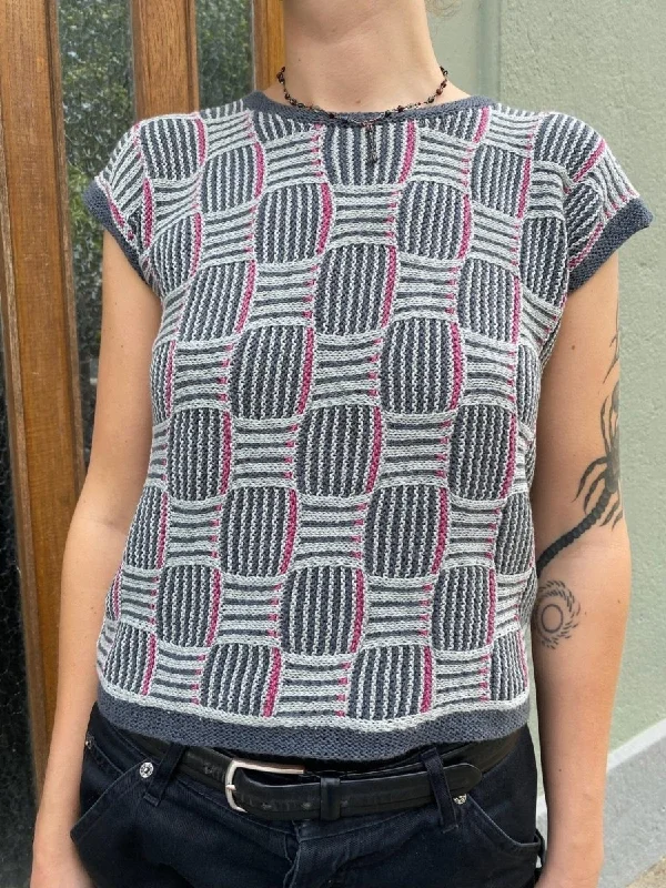 Massive Deals Saga vest by Hanne Falkenberg, No 21 knitting kit