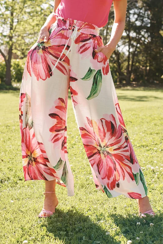 Act Fast Mariah Pant In White With Pink Floral
